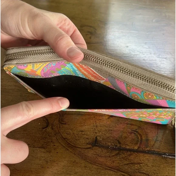 Trina Turk wallet - Picture 2 of 9